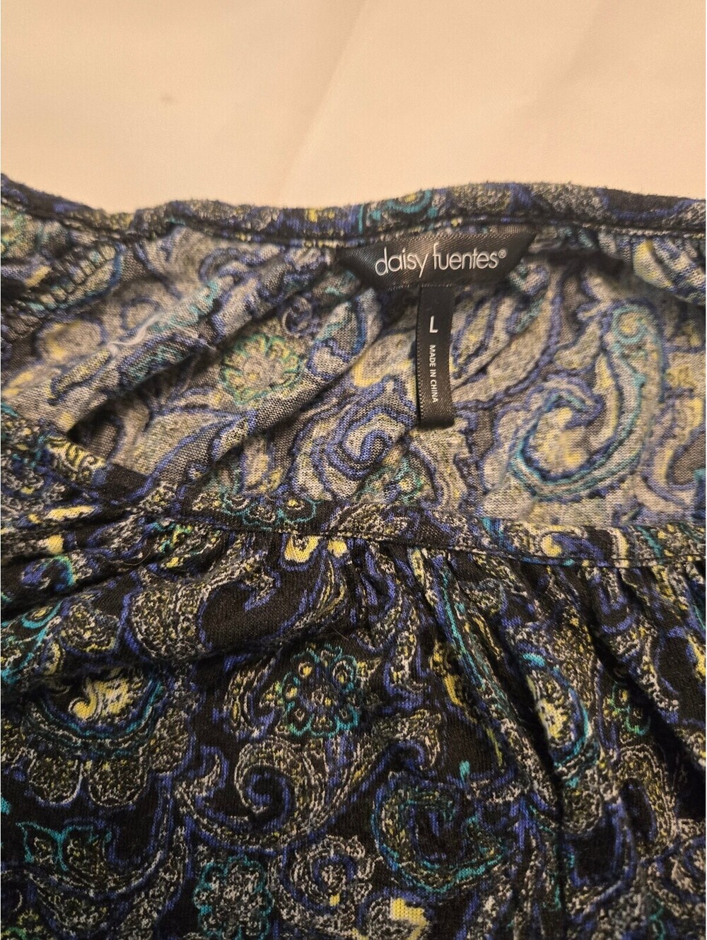 Daisy Fuentes Large Blue and Black Paisley Print Blouse - Picture 2 of 4